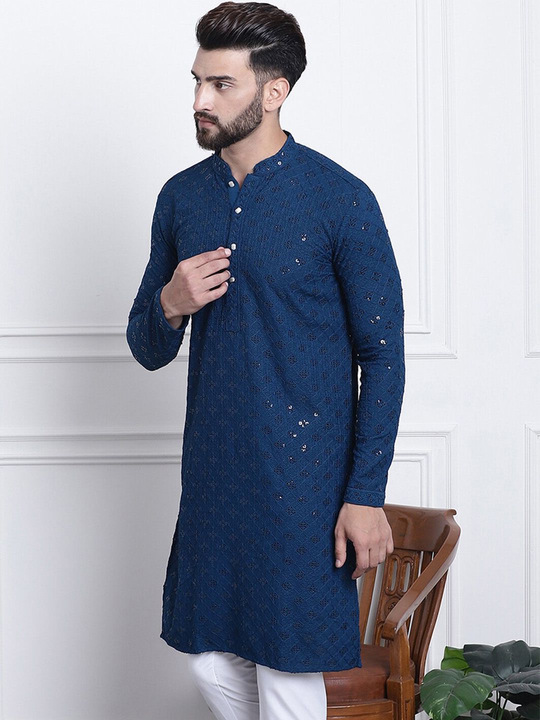 SOJANYA Geometric Embroidered Sequinned Pure Cotton Kurta