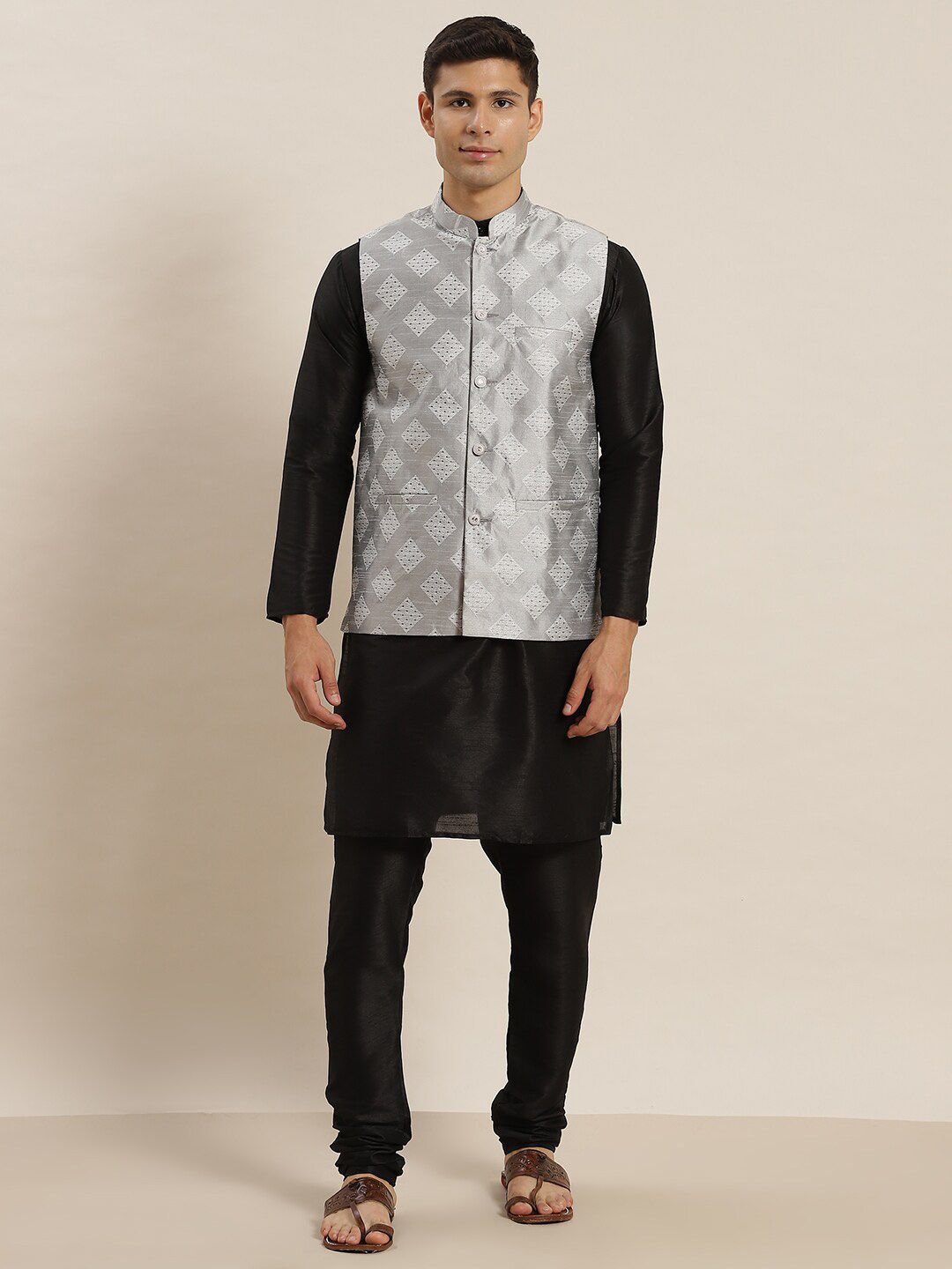 SOJANYA Mandarin Collar Regular Kurta With Churidar & Nehru Jacket
