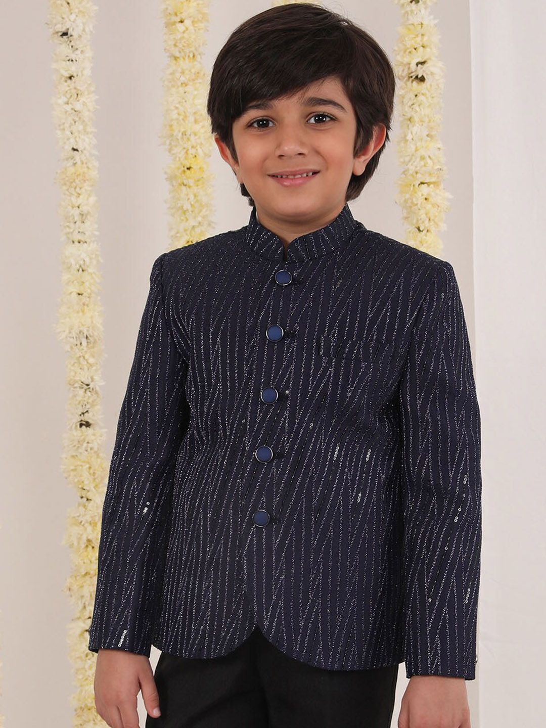 VASTRAMAY Boys Self-Design Mandarin Collar Slim-Fit Single-Breasted Bandhgala Blazer