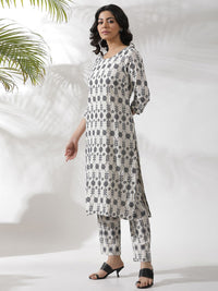 W Floral Embroidered Thread Work Straight Kurta