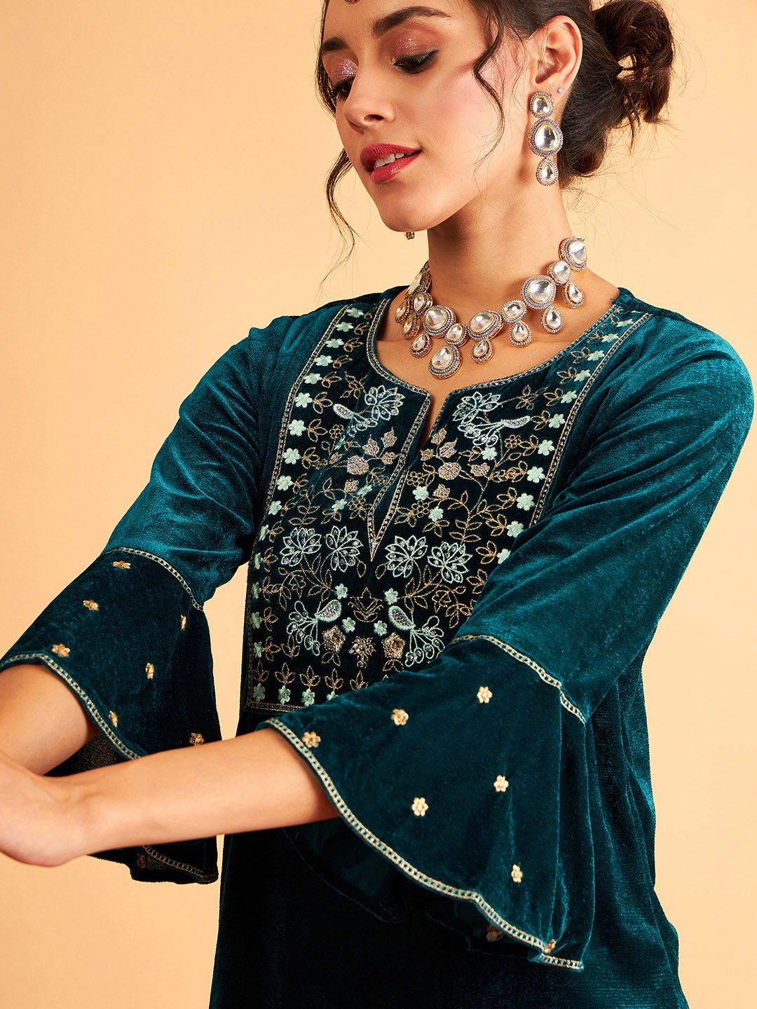 Shae by SASSAFRAS Women Green & Golden Yoke Design Velvet Finish Straight Kurta