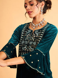 Shae by SASSAFRAS Women Green & Golden Yoke Design Velvet Finish Straight Kurta