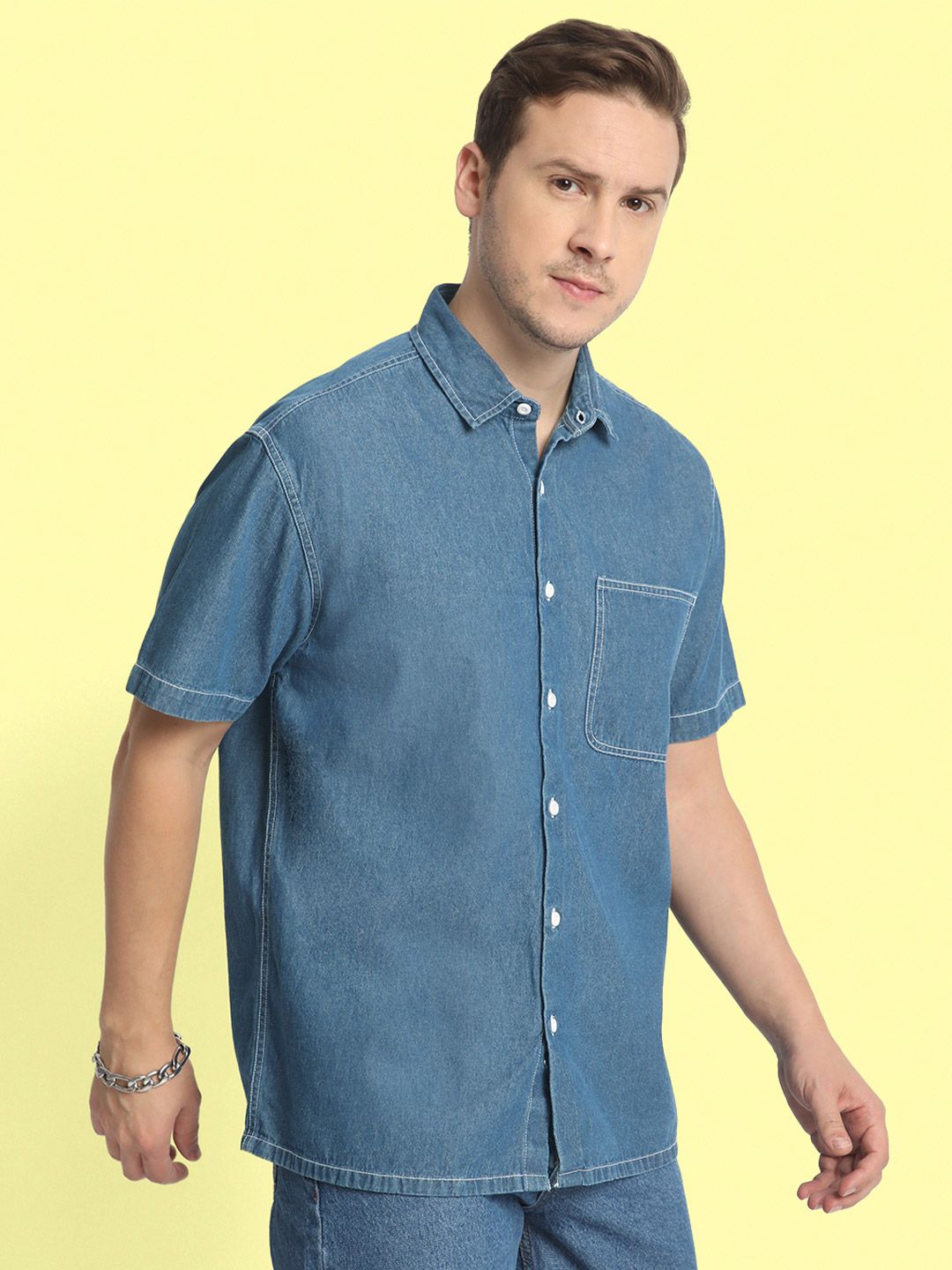Bene Kleed Regular Fit Solid Short Sleeve Denim Shirt