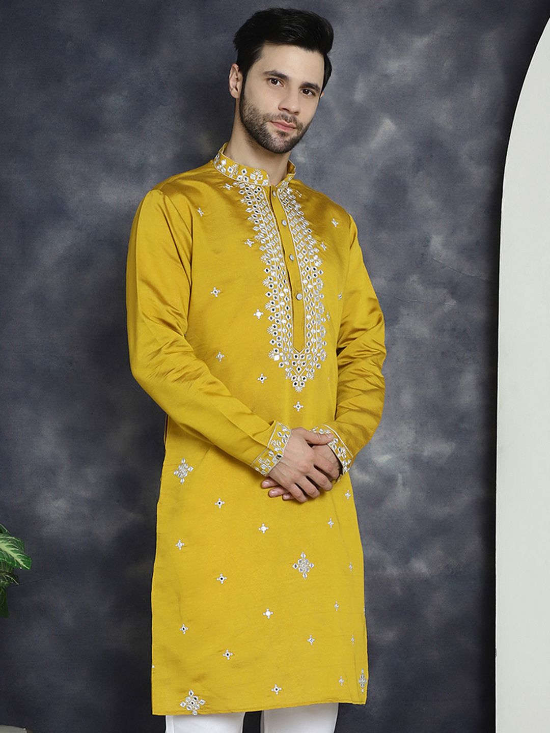 Jompers Geometric Embroidered Mandarin Collar Mirror Work Cotton Silk Straight Kurta