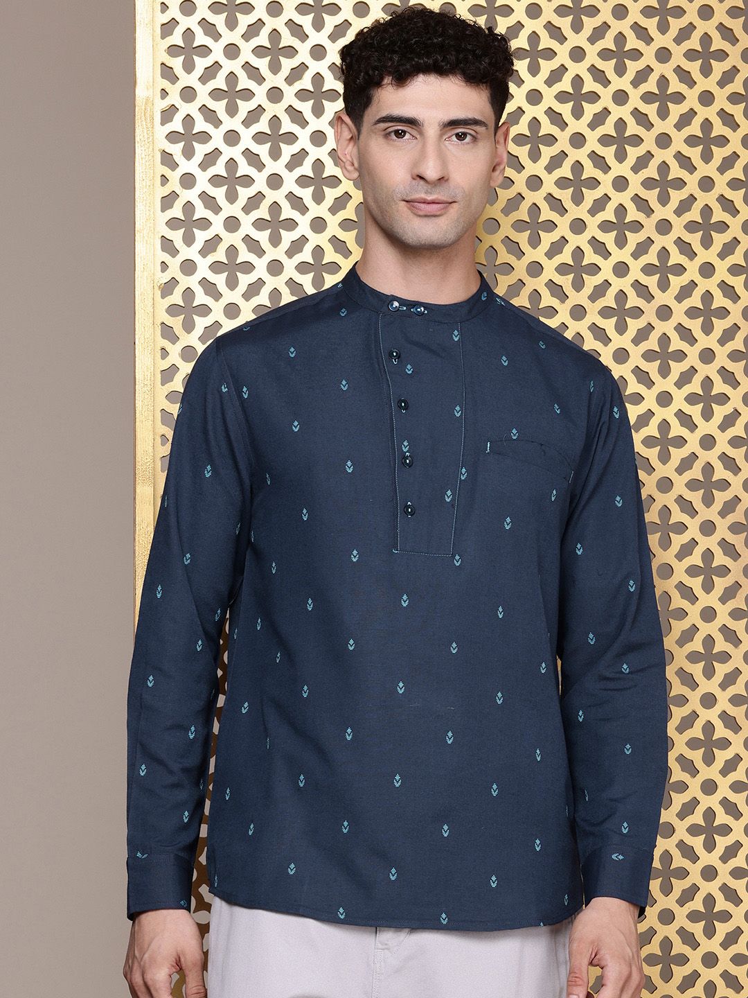 House of Pataudi Men Embroidered Mandarin Collar Thread Work Kurta