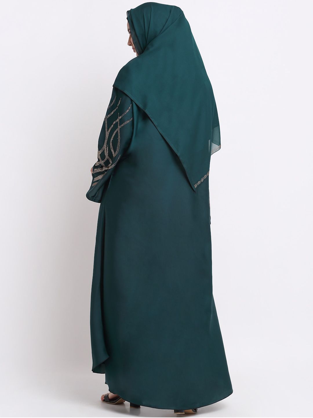 KLOTTHE Women Green Embellished Burqas With Scarves