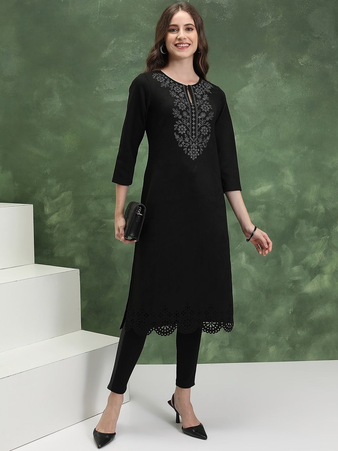 Vishudh Yoke Design Round Neck Straight Kurta