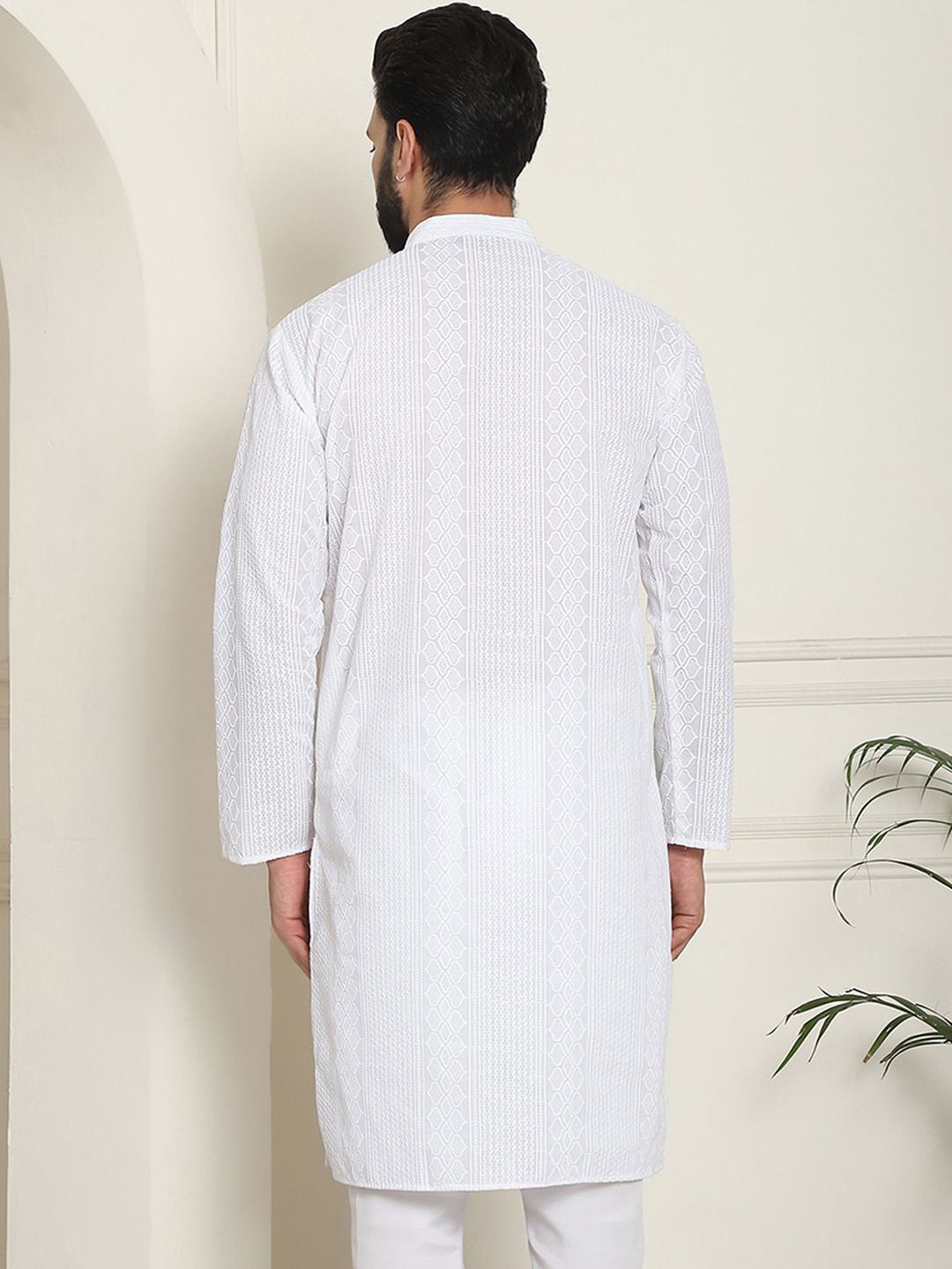 SOJANYA Men Thread Work Kurta