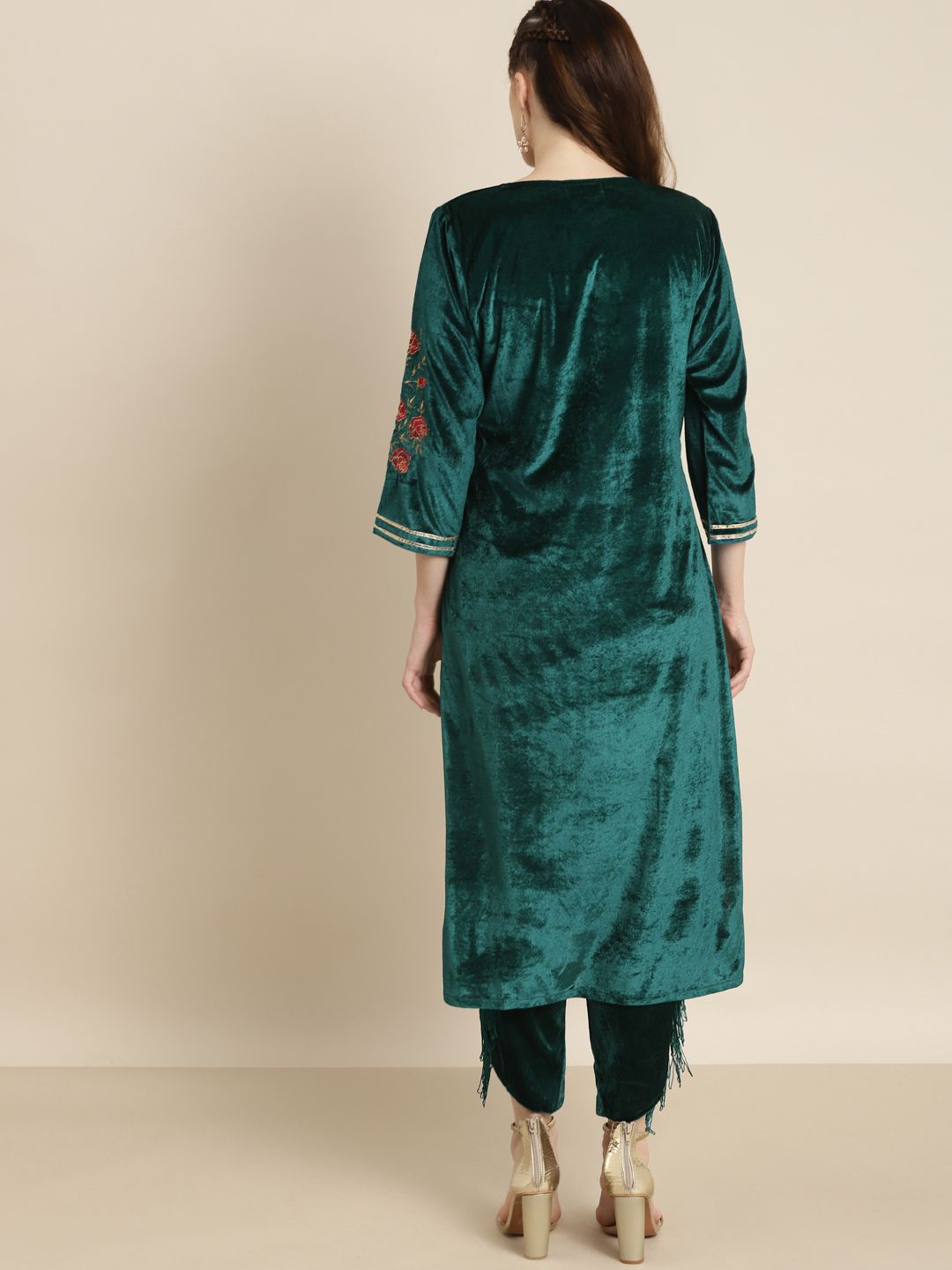 Shae by SASSAFRAS Women Teal Floral Embroidered Velvet Maternity Velvet Kurta