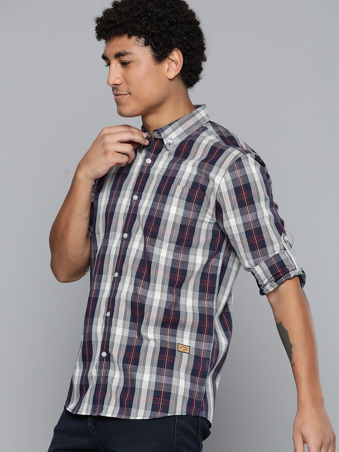 DENNISON Men Navy Blue Regular Fit Checked Casual Shirt