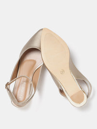 DressBerry Women Gold-Toned Ballerinas