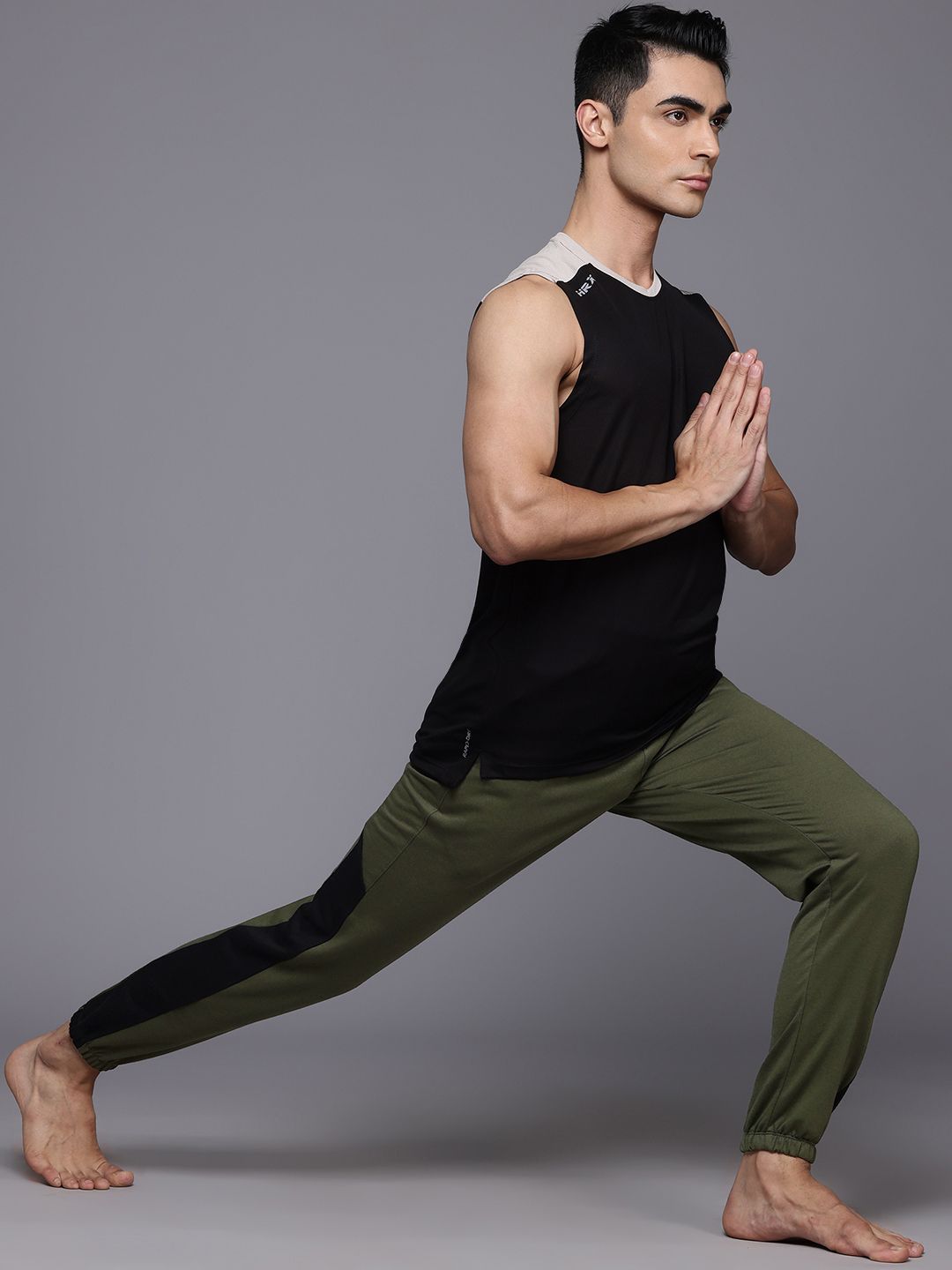 HRX by Hrithik Roshan Men Mid-Rise Regular Fit Yoga Joggers