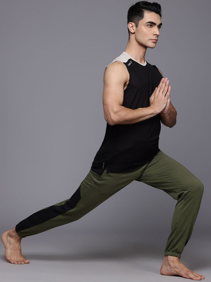 HRX by Hrithik Roshan Men Mid-Rise Regular Fit Yoga Joggers