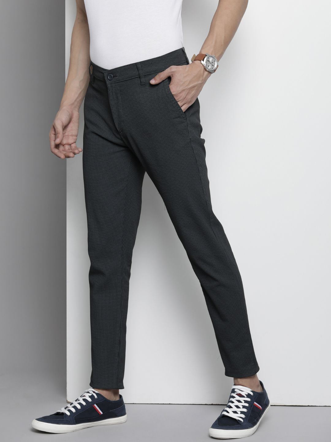 The Indian Garage Co Men Grey Checked Slim Fit Trousers