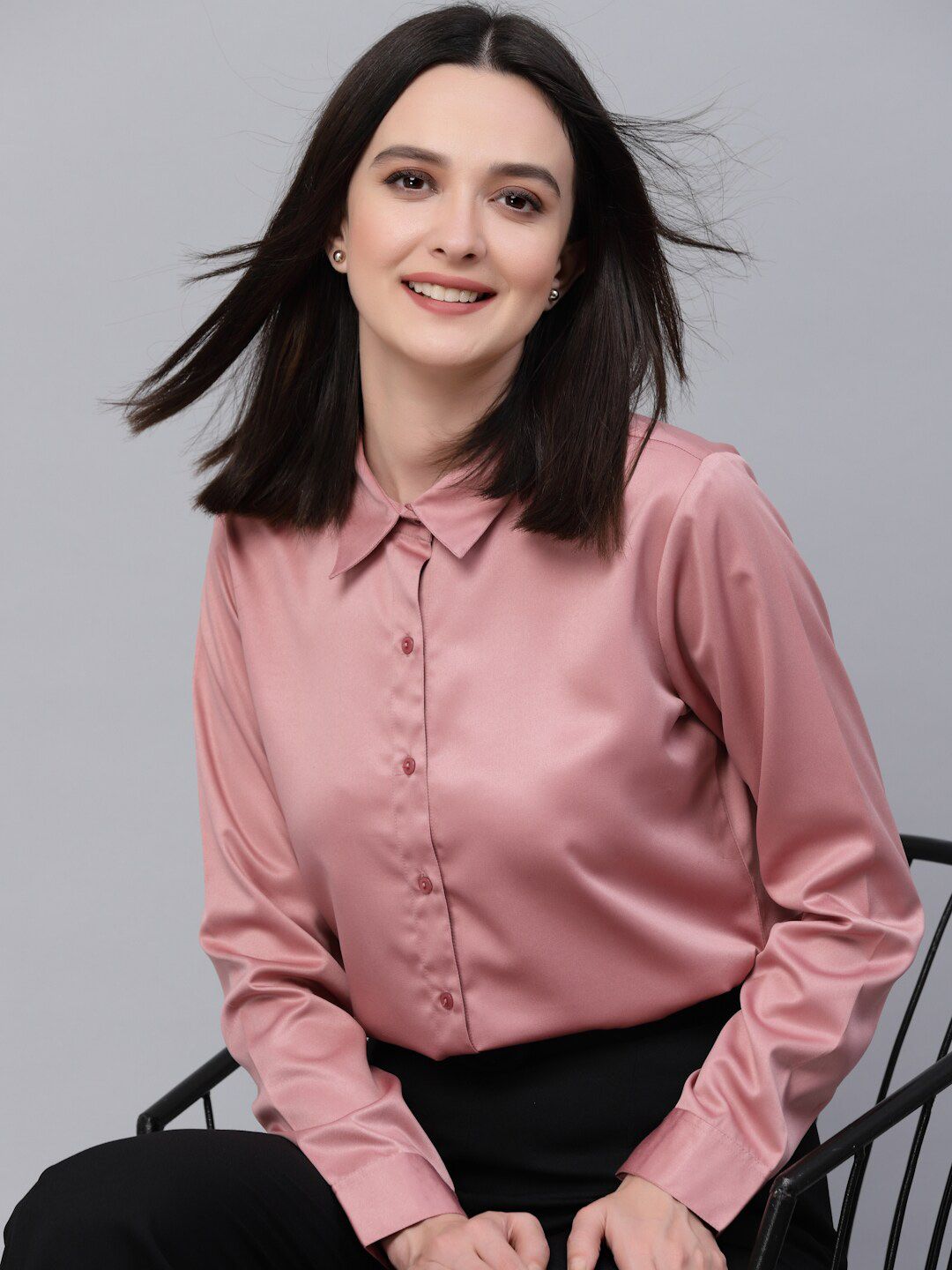 Gaya Satin Finish Satin Menyebarkan Kolar Formal Shirt