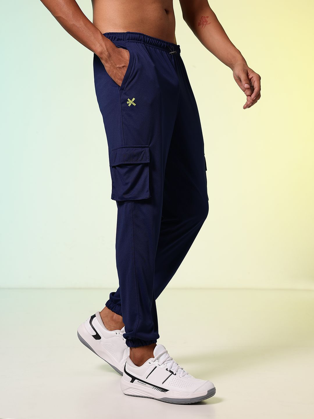 HRX by Hrithik Roshan Men Rapid-Dry Retro Brand Logo Printed Training Cargo Joggers