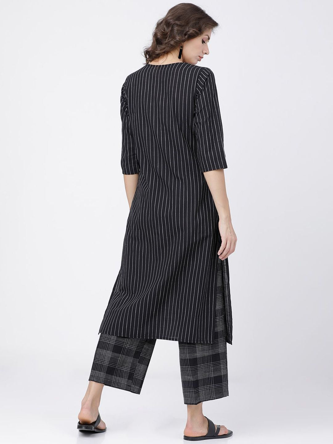 Vishudh Black Striped Printed Round Neck Straight Kurta