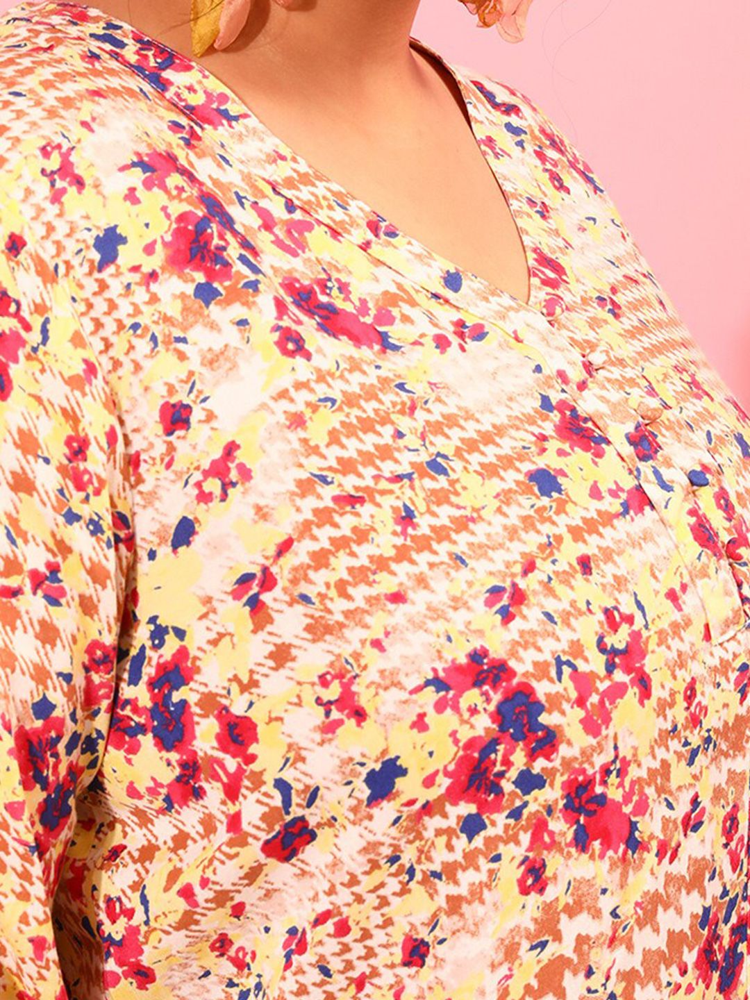 CURVY STREET V-Neck Floral Printed Cuff Sleeves Top