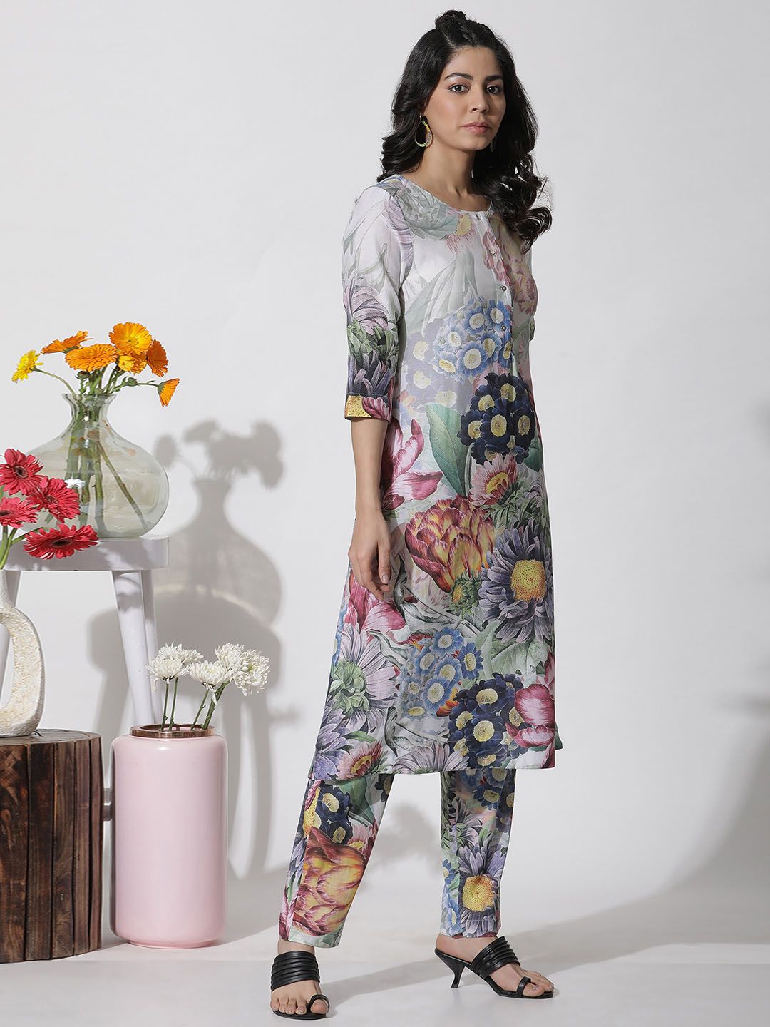 W Floral Printed Regular Pure Cotton Kurta With Trousers