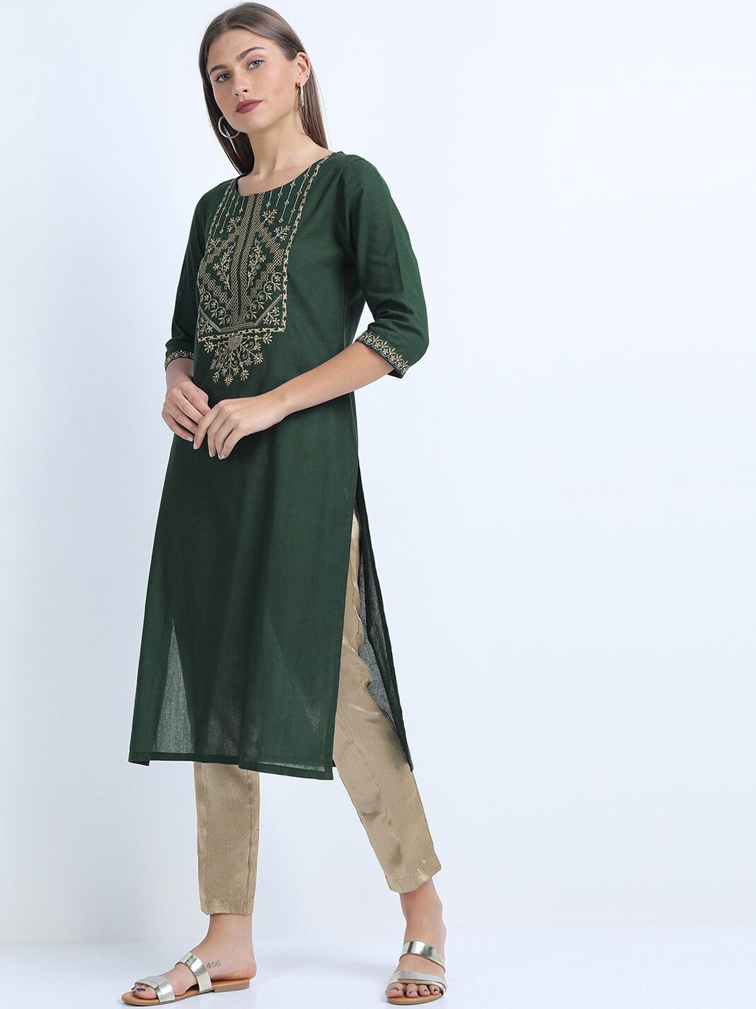 Vishudh Women Green Geometric Embroidered Straight Kurta