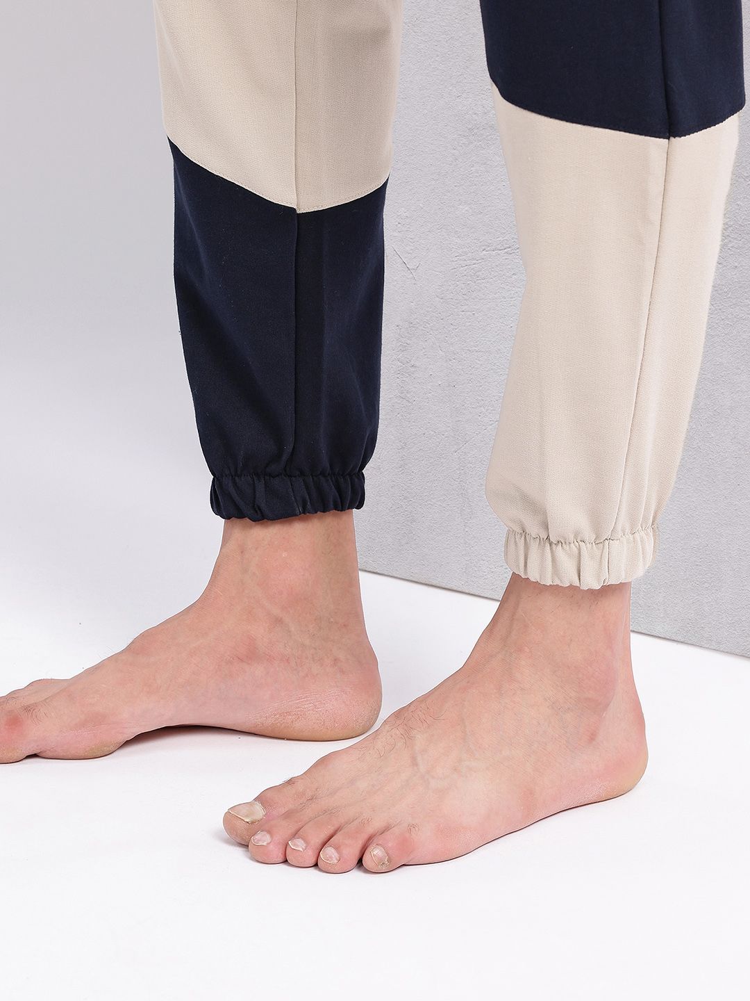 HRX by Hrithik Roshan Men Colourblocked Mid-Rise Yoga Joggers