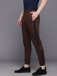 HRX by Hrithik Roshan Men Mid-Rise Regular Fit Lifestyle Joggers with Side Stripe