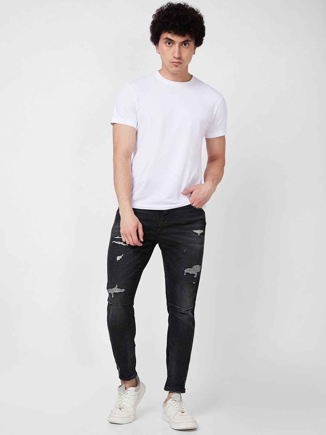 SPYKAR Men Tapered Fit Mildly Distressed Heavy Fade Stretchable Jeans