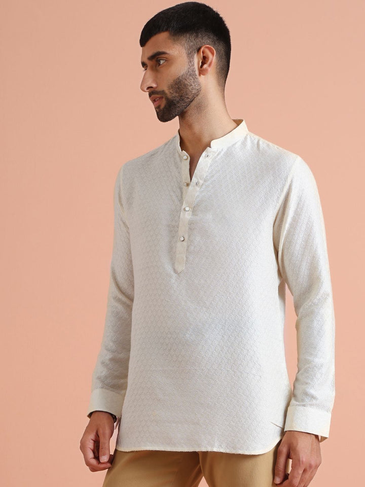 KISAH Men Embroidered Thread Work Short Kurta