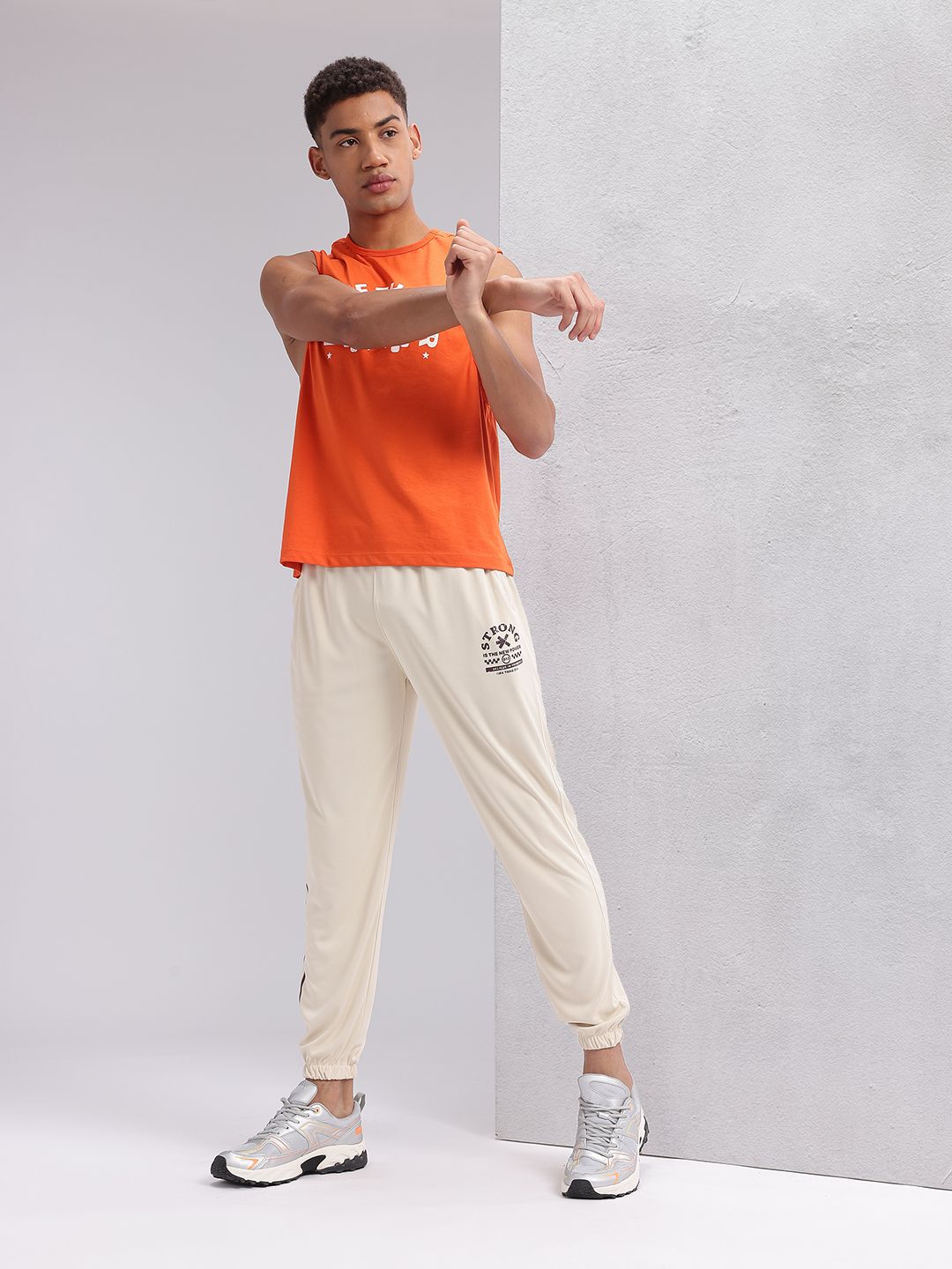 HRX by Hrithik Roshan Men Mid-Rise Typography Print Rapid-Dry Training Joggers