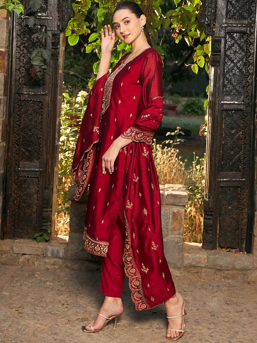 Indo Era Ethnic Motifs Embroidered Round Neck Thread Work Kurta with Trousers & Dupatta