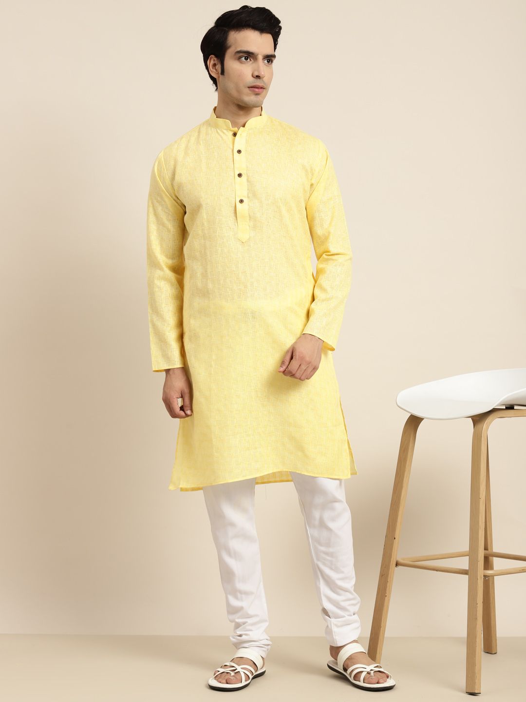 Anug oleh SOJANYA Lelaki Yellow Checked Dobby Mandarin Collar Kurta
