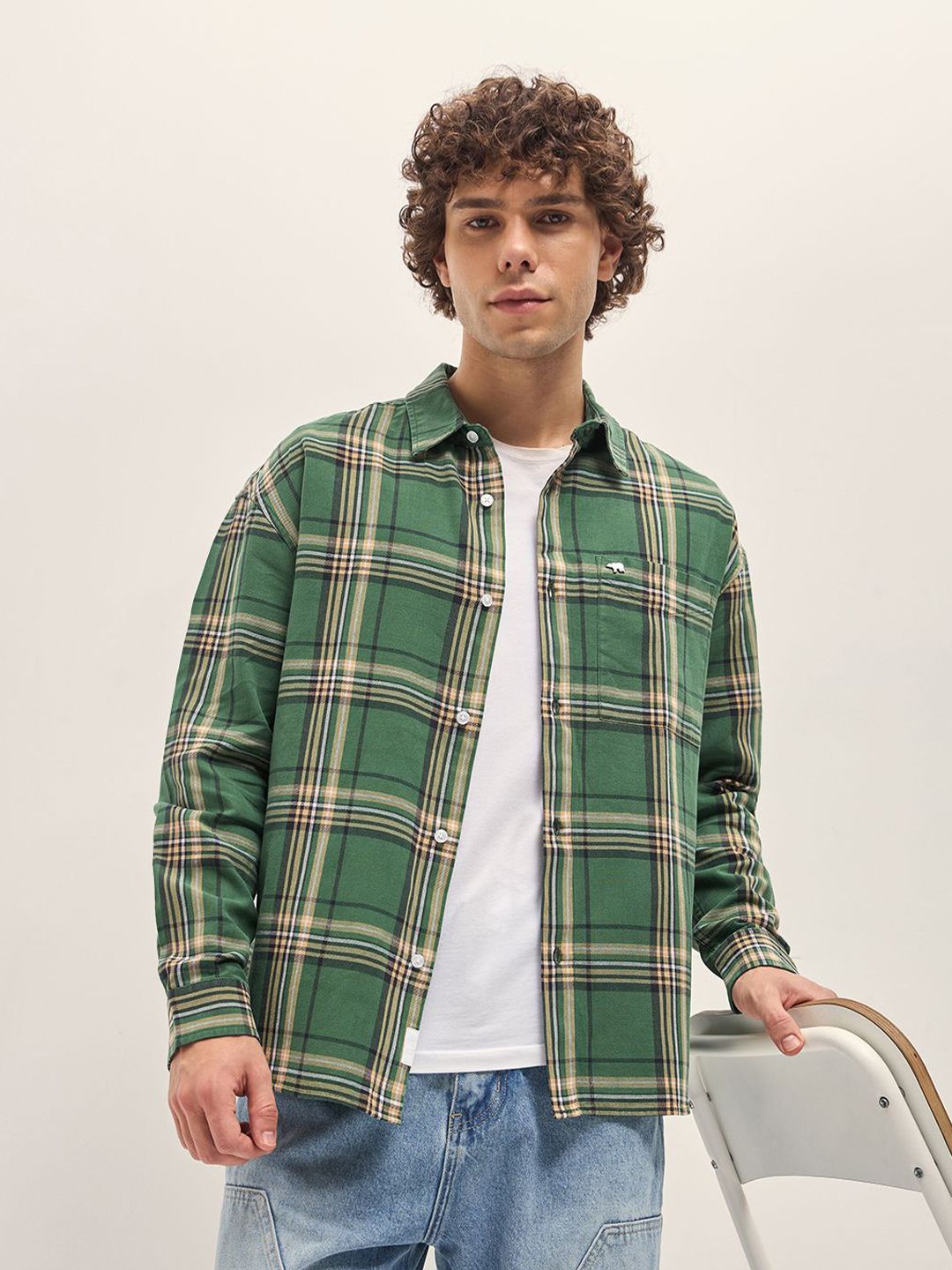 THE BEAR HOUSE Men Spread Collar Buffalo Checked Cotton Relaxed Fit Casual Shirt