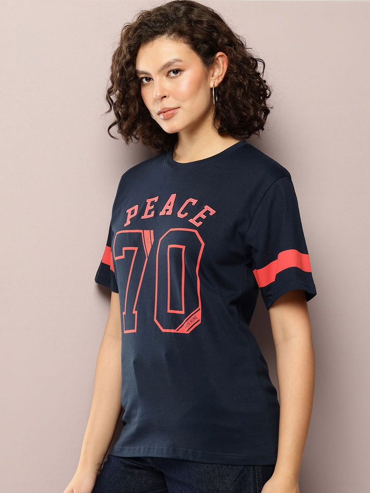 Dillinger Wanita Tshirt Leher Crew Bercetak Besar