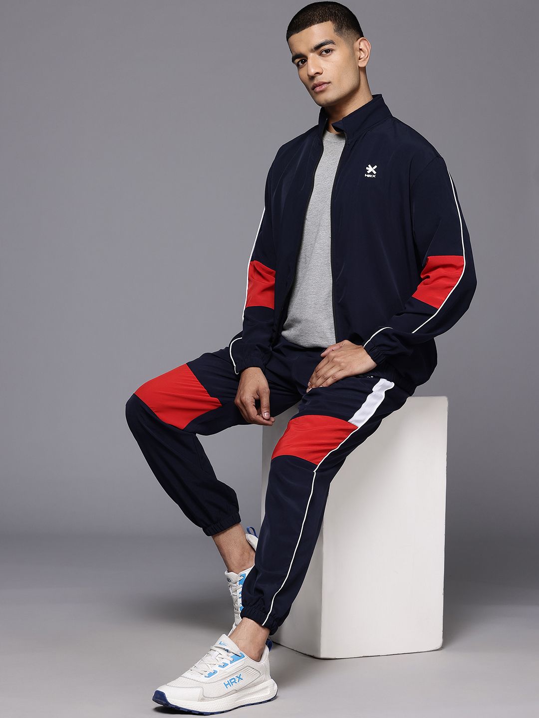 HRX by Hrithik Roshan Men Colourblock Rapid-Dry Lifestyle Tracksuit