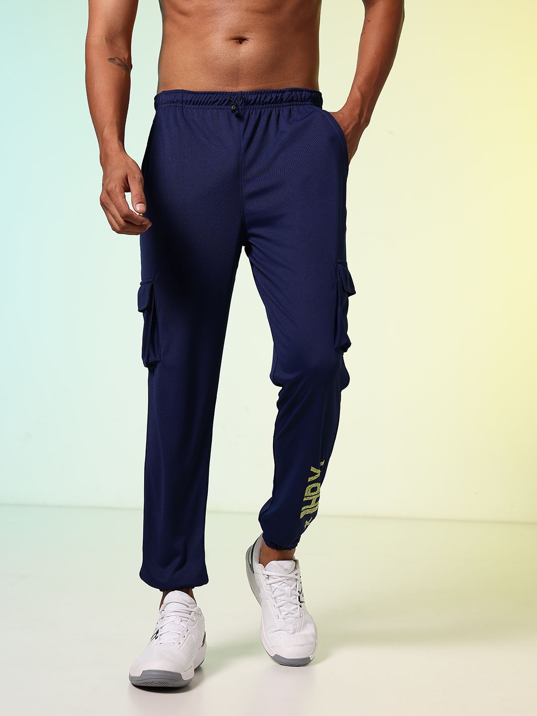 HRX by Hrithik Roshan Men Rapid-Dry Retro Brand Logo Printed Training Cargo Joggers