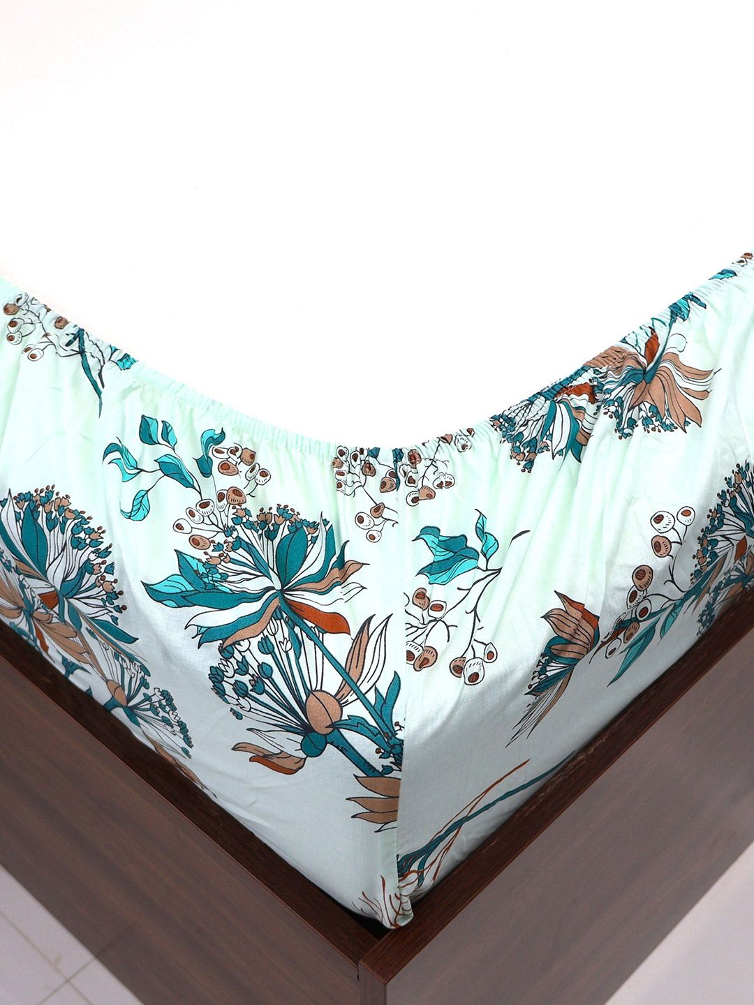 BOMBAY DYEING Green Floral Cotton 140 TC Queen Fitted Bedsheet Set-1.52 m X 1.98 m X 30 cm