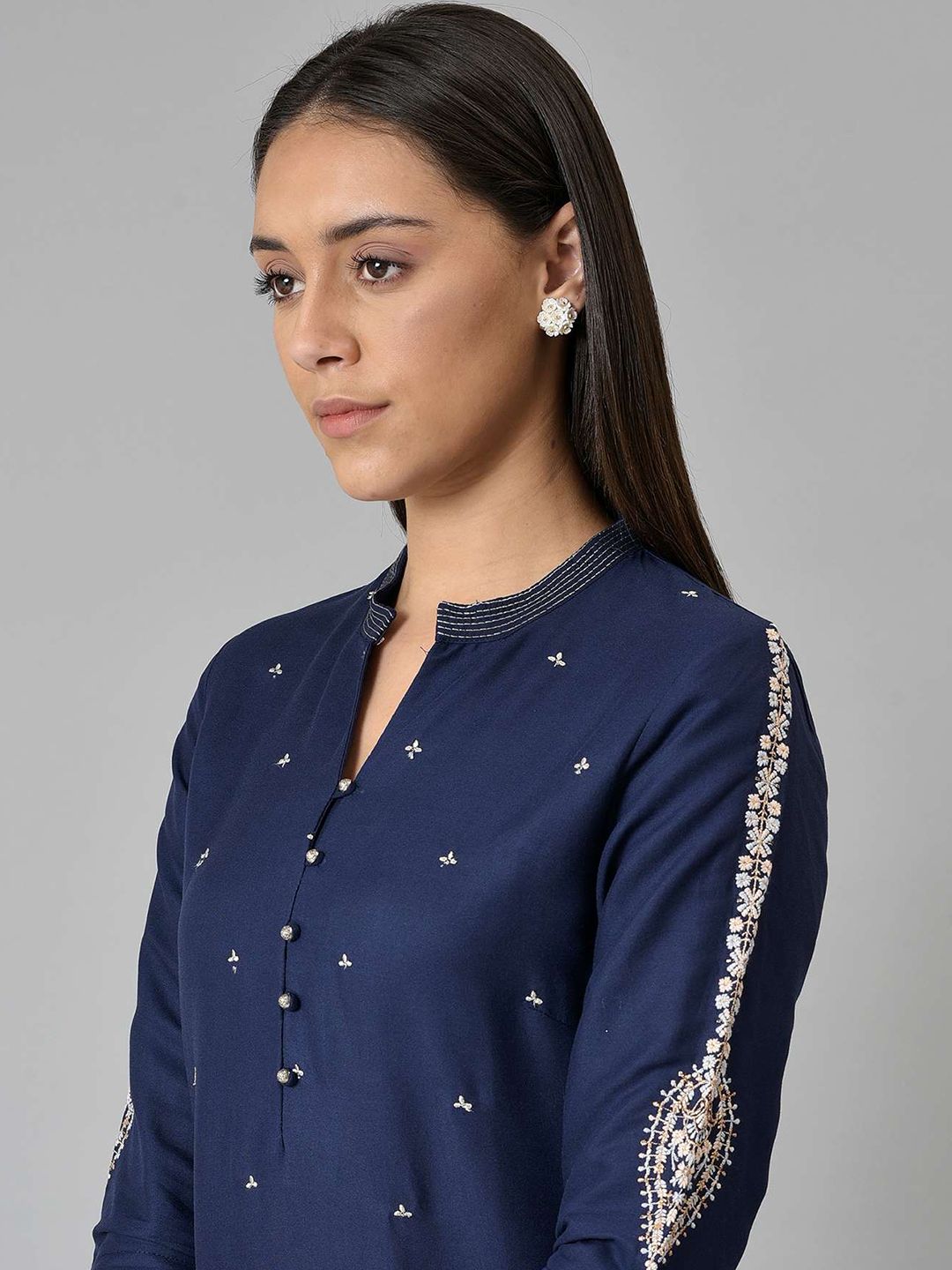 W Women Blue Thread Work Kurta