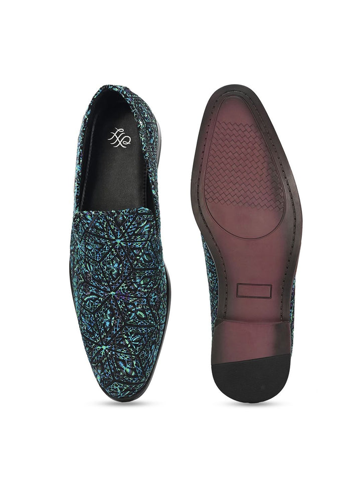 House of Pataudi Men Embroidered Casual Mojaris