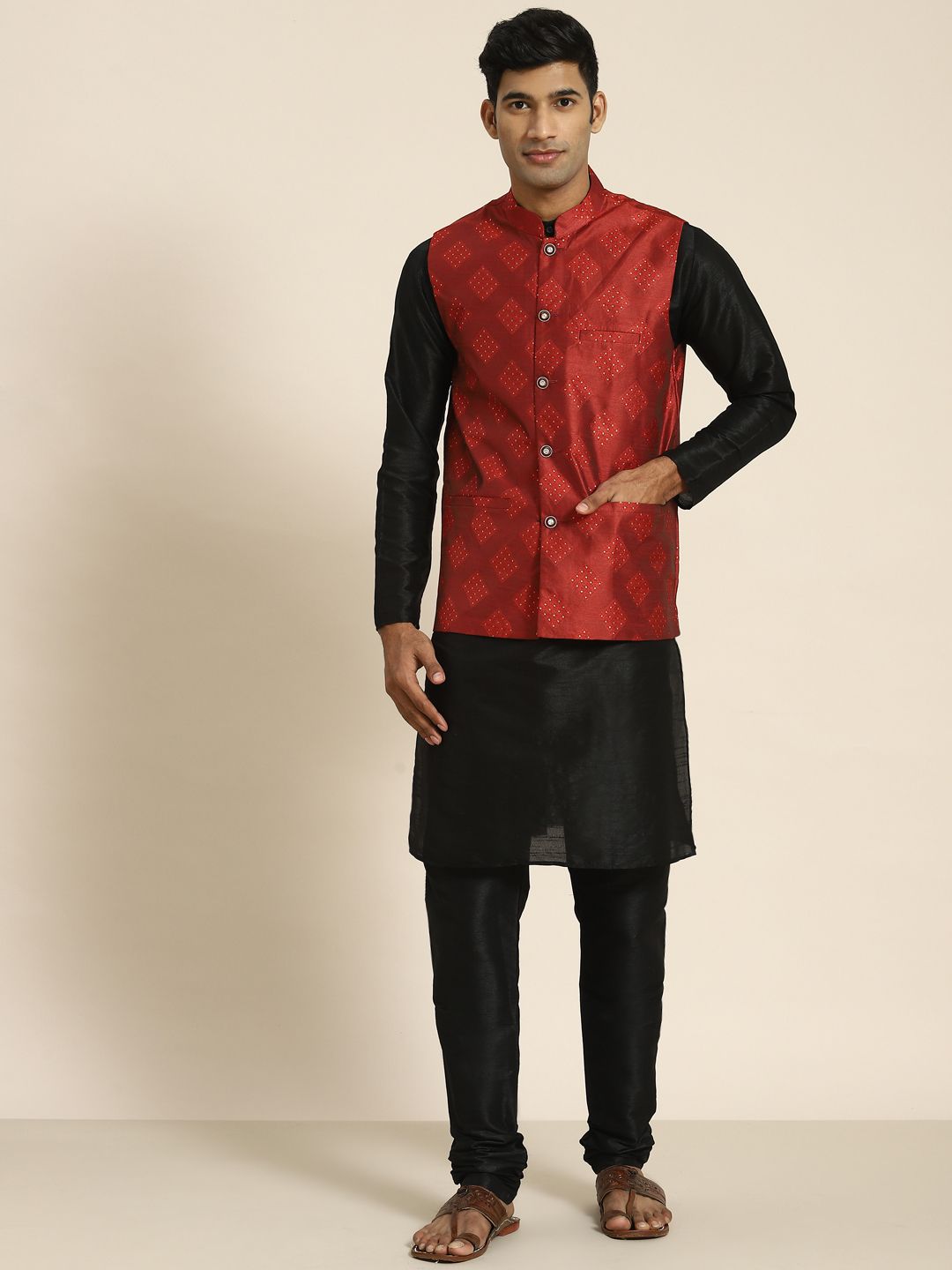 SOJANYA Kurta Hitam Lelaki dengan Churidar