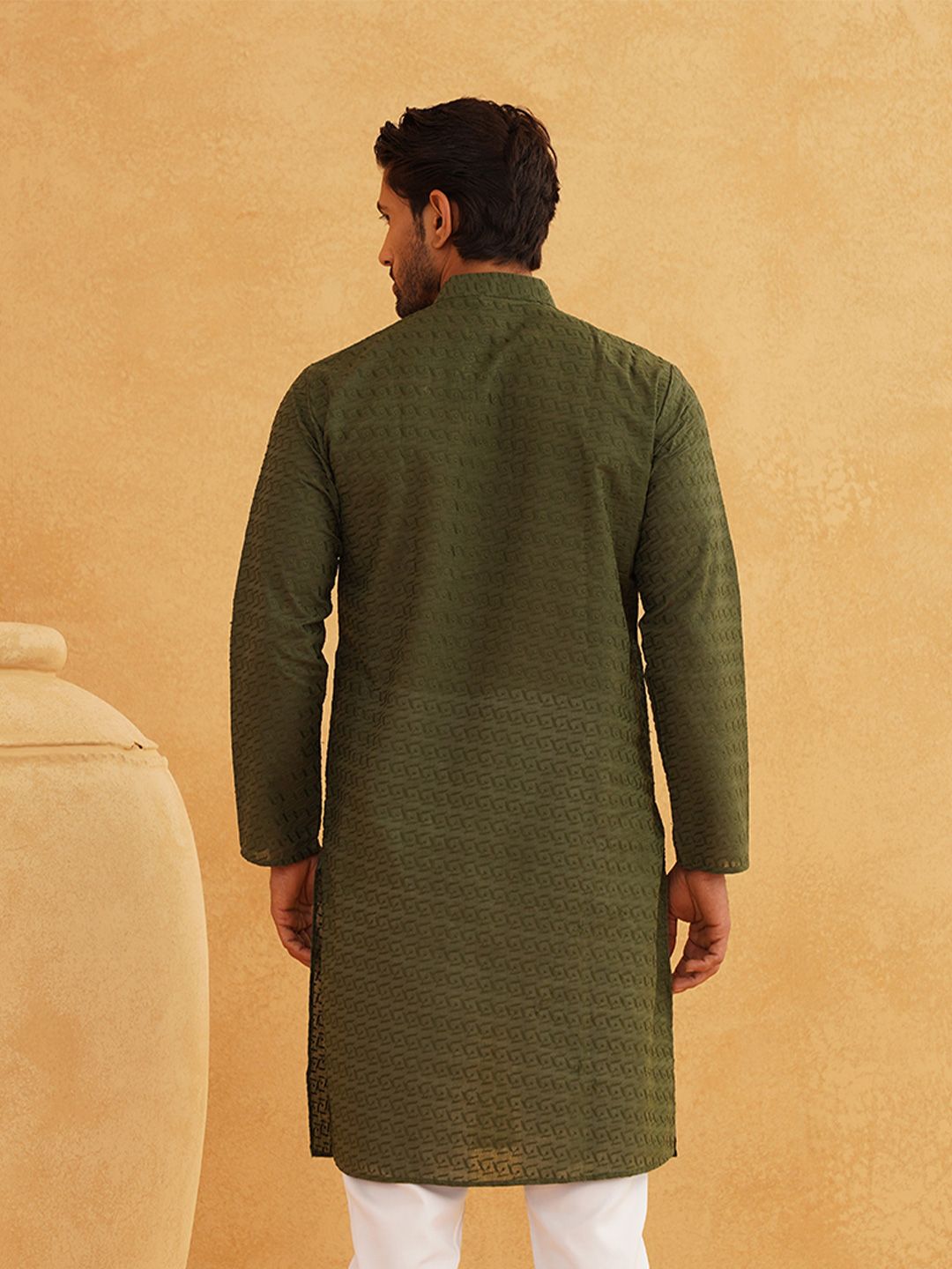 SOJANYA Men Green Geometric Embroidered Pure Cotton Kurta