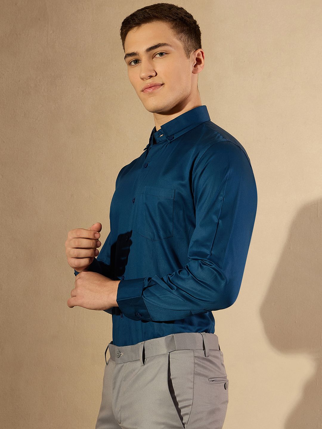 DENNISON Men Blue Comfort Regular Fit Solid Formal Shirt