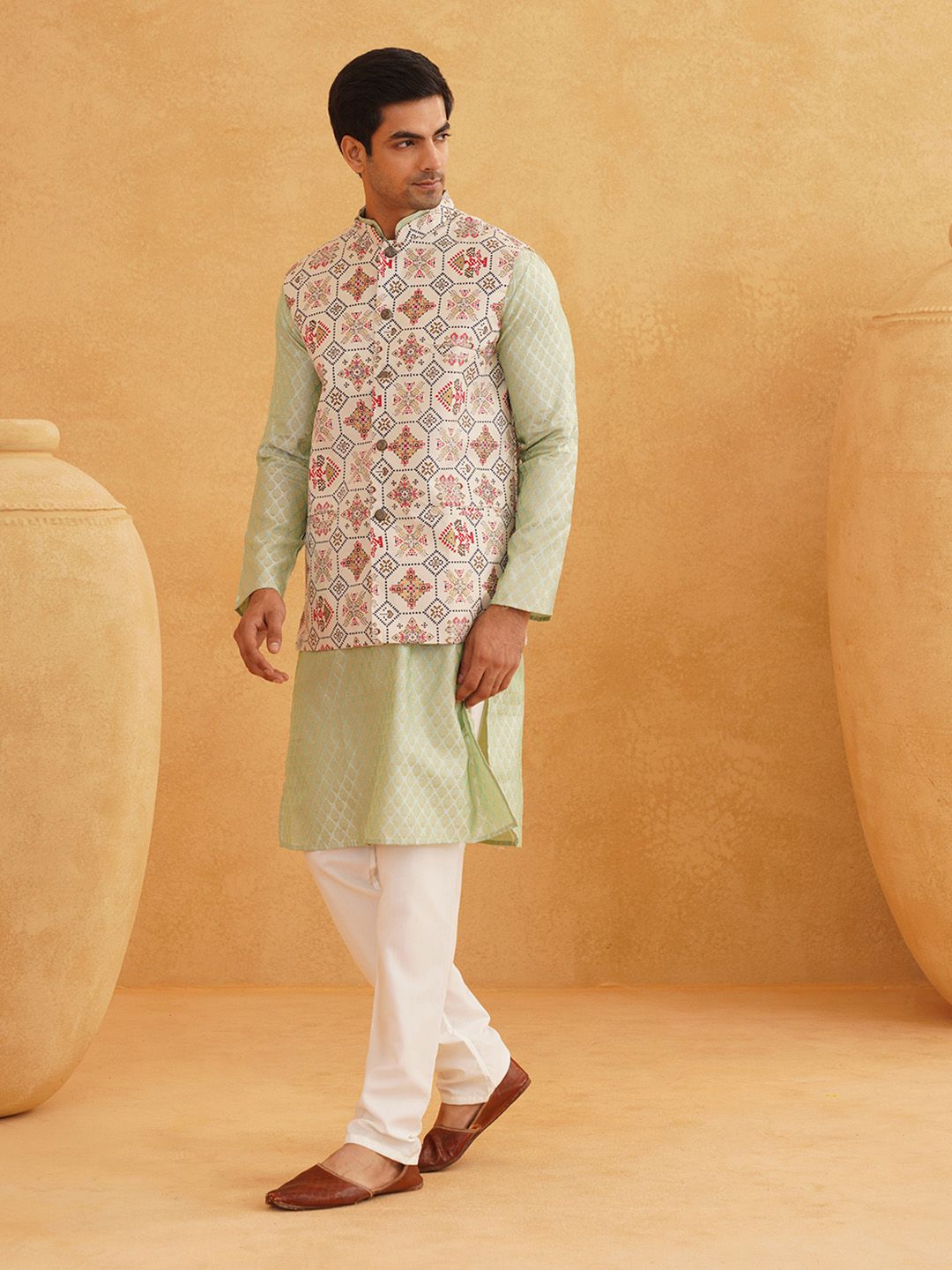 SOJANYA Men Green Ethnic Motifs Woven Design Kurta & Churidar Comes With a Nehru Jacket