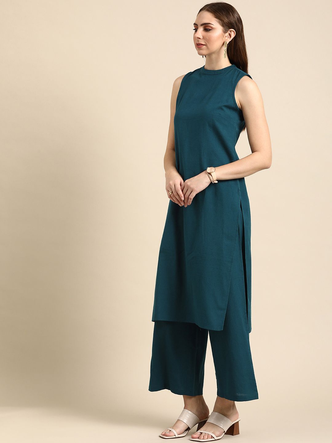 Anouk Women Solid Round Neck Pure Cotton Kurta