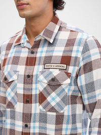 SPYKAR Men Tartan Checks Pocket Detailing Slim Fit Pure Cotton Casual Shirt