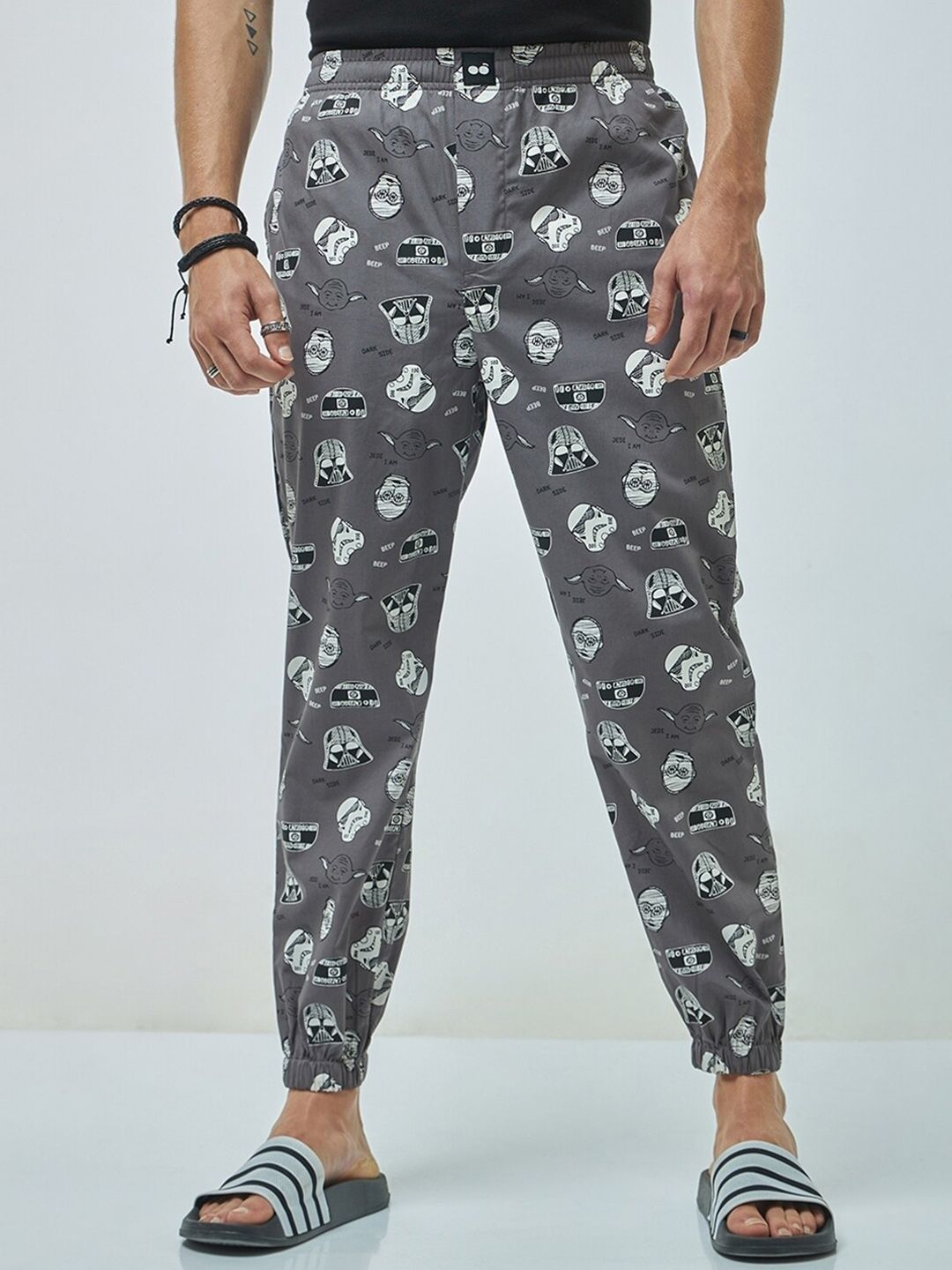 Bewakoof Grey Men Printed Pure Cotton Joggers