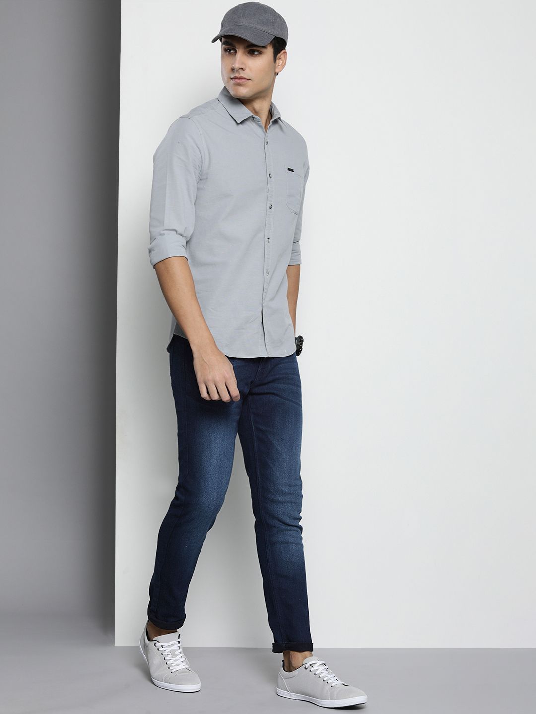 The Indian Garage Co Men Blue Slim Fit Light Fade Stretchable Jeans