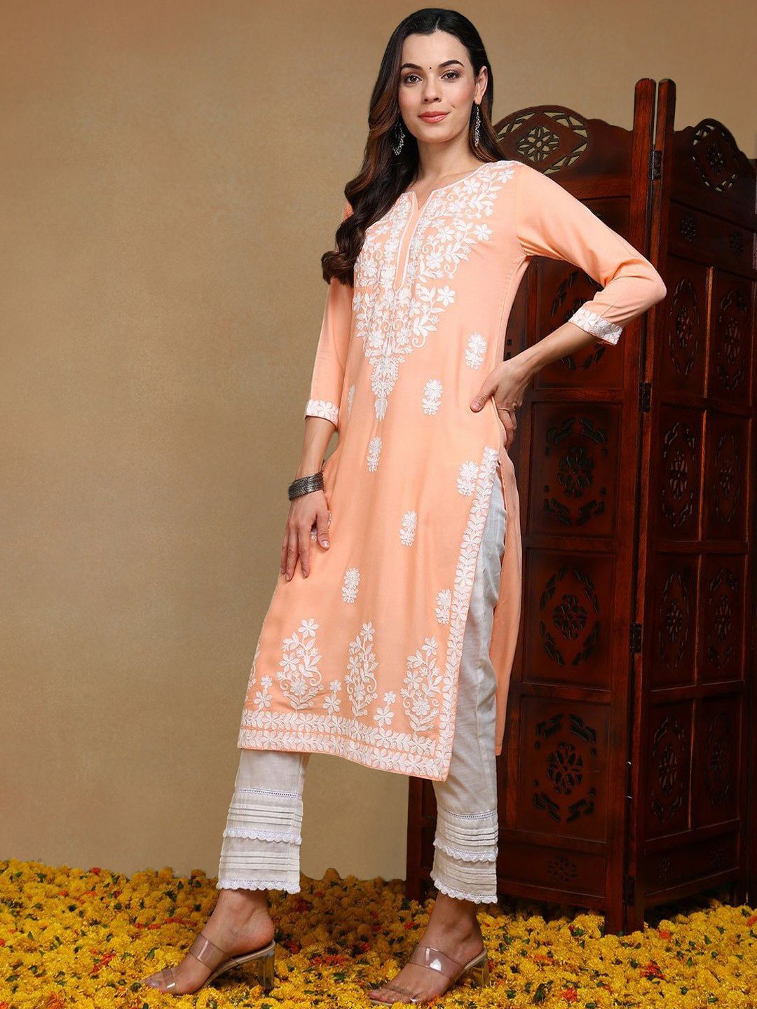 KALINI Ethnic Motifs Embroidered Chikankari Kurta