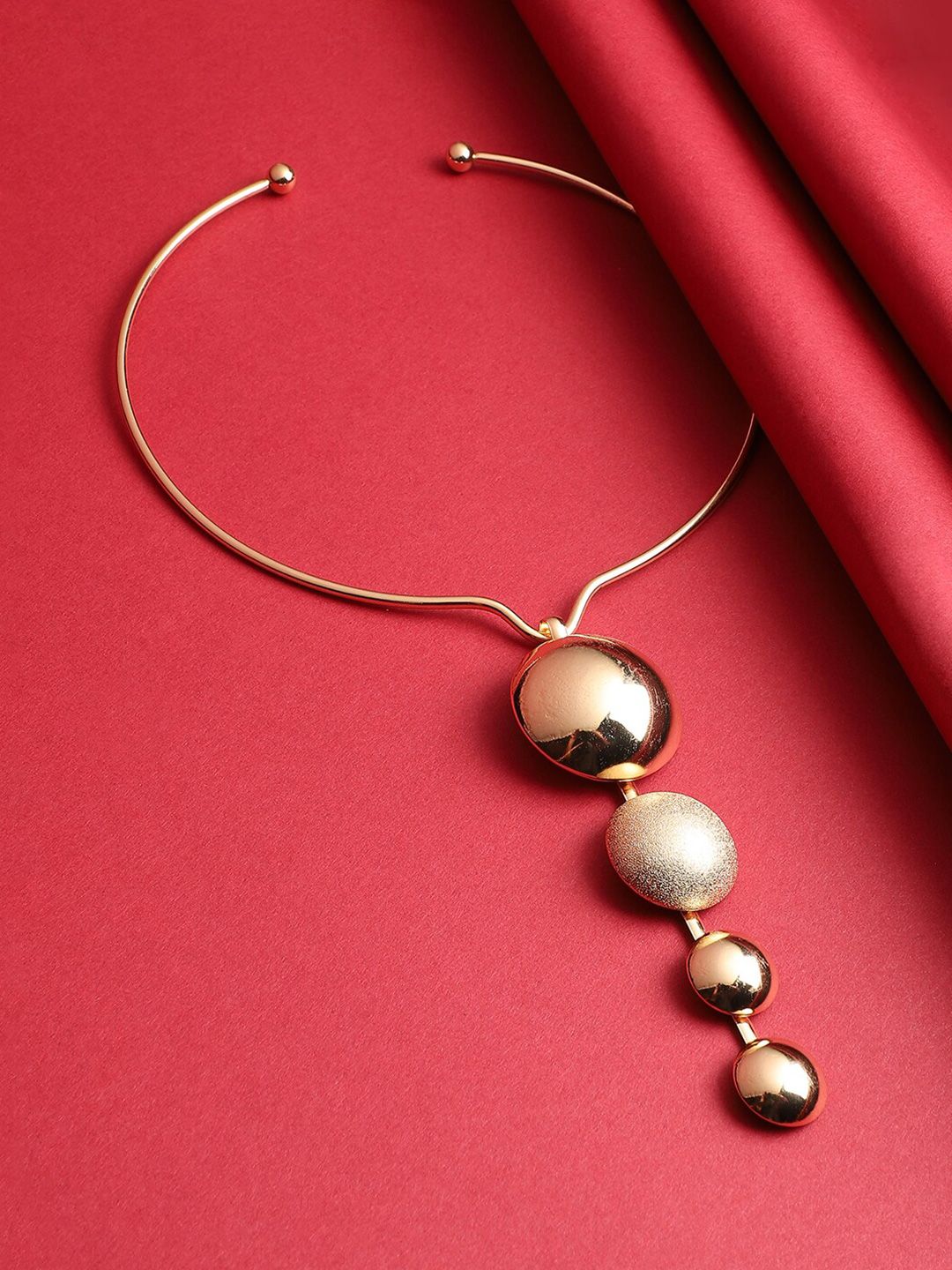 Kalung bersalut emas sohi