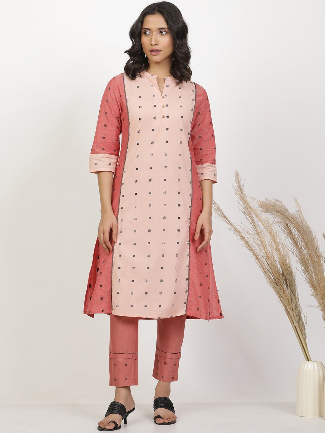 W Ethnic Motifs Embroidered Regular Thread Work Kurta with Trousers