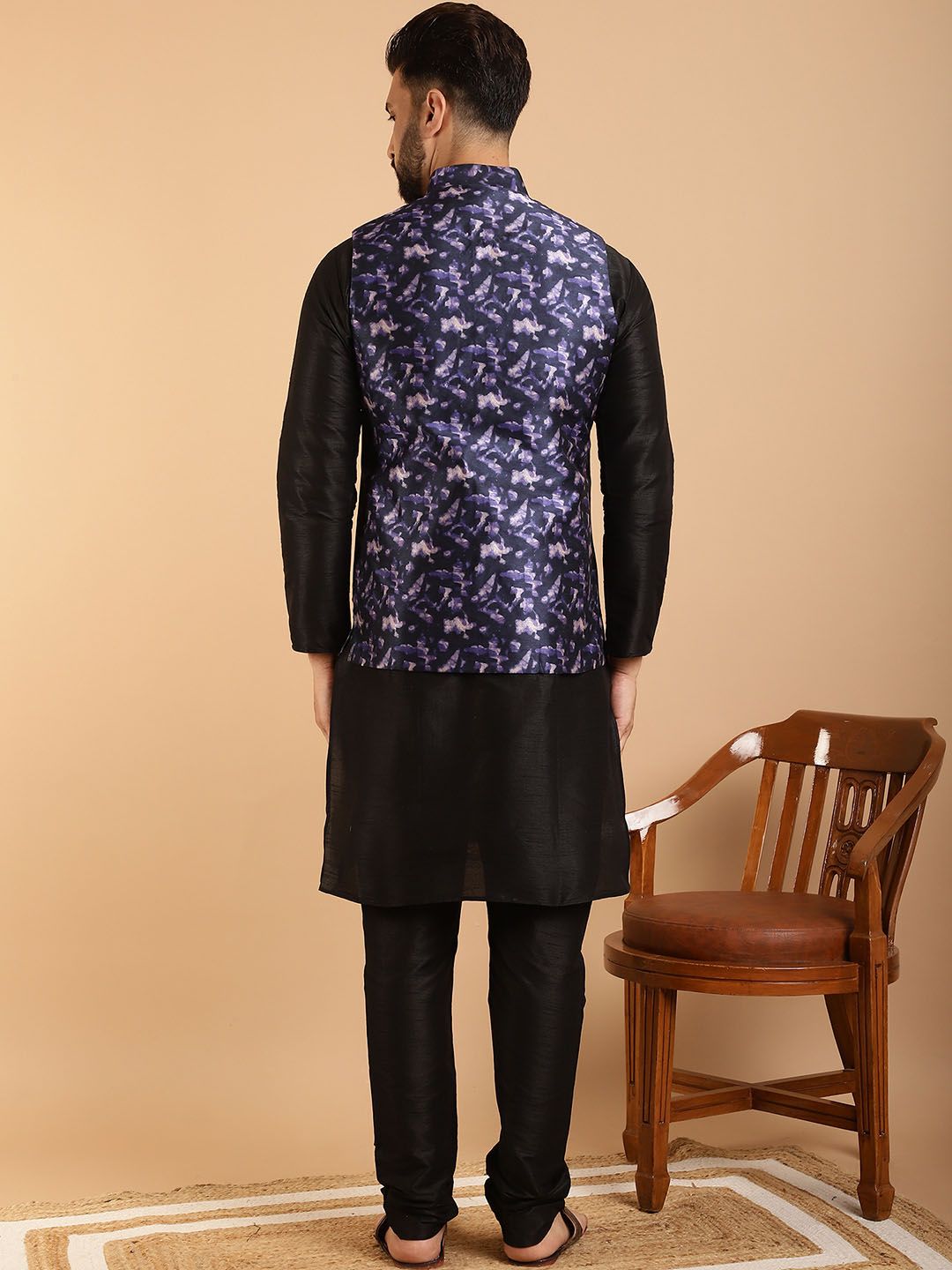 SOJANYA Men Black Solid Kurta with Churidar & Nehru Jacket